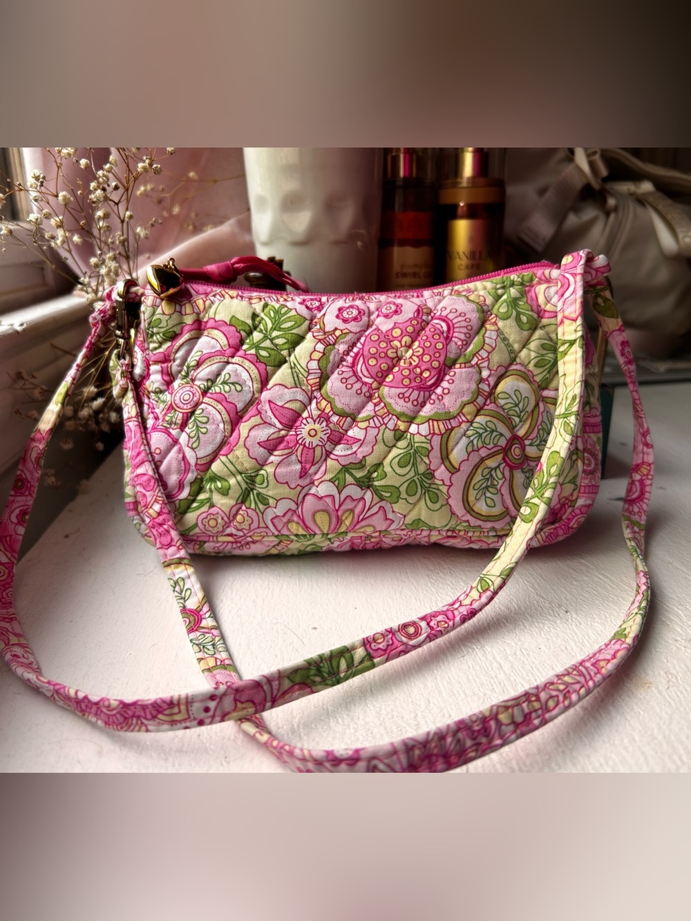 🌸Mini Vera Bradley petal pink bag🌸